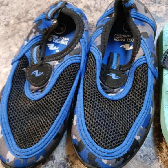 Childrens Summer Beach Water Shoes Flip Flop Bundle lot  Size 6-8 - Picture 3 of 6